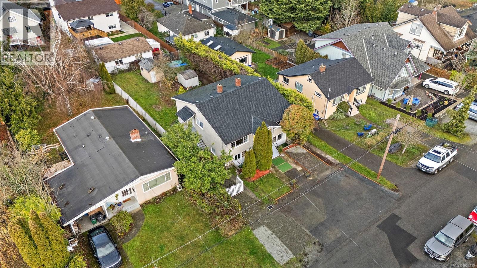 3020 3022 Donald Street, Saanich