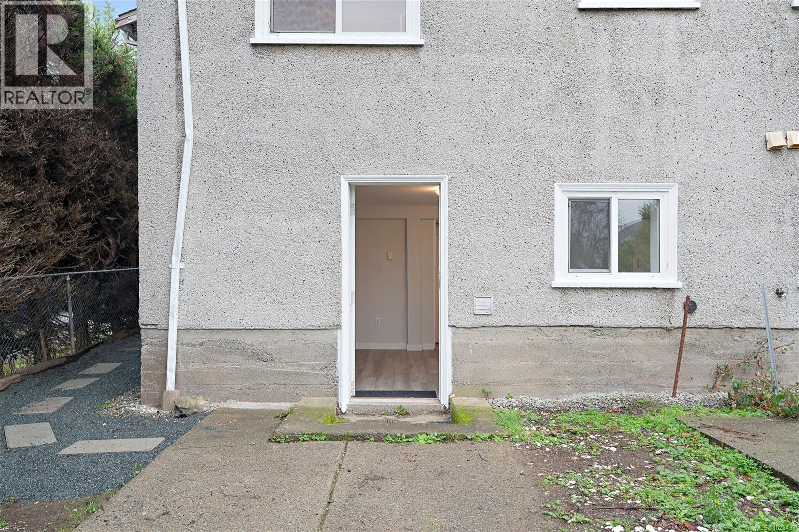 #3020 3022 Donald St - 73