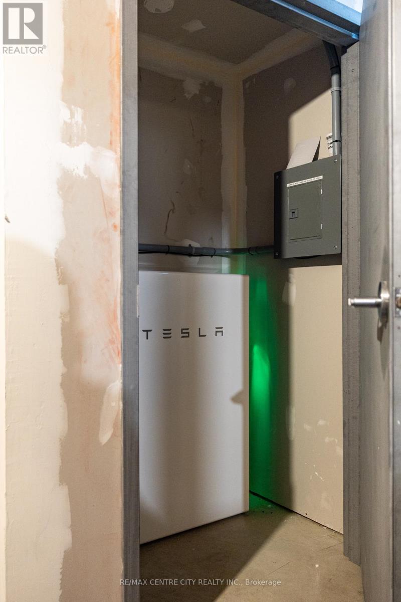 2623 AVON DRIVE Property Photo