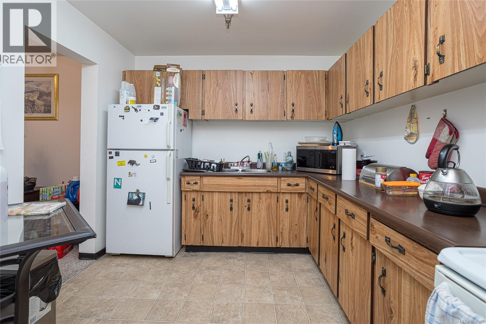 203 69 Gorge Road West, Saanich