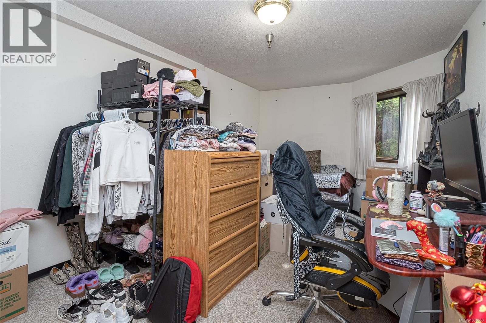 203 69 Gorge Road West, Saanich