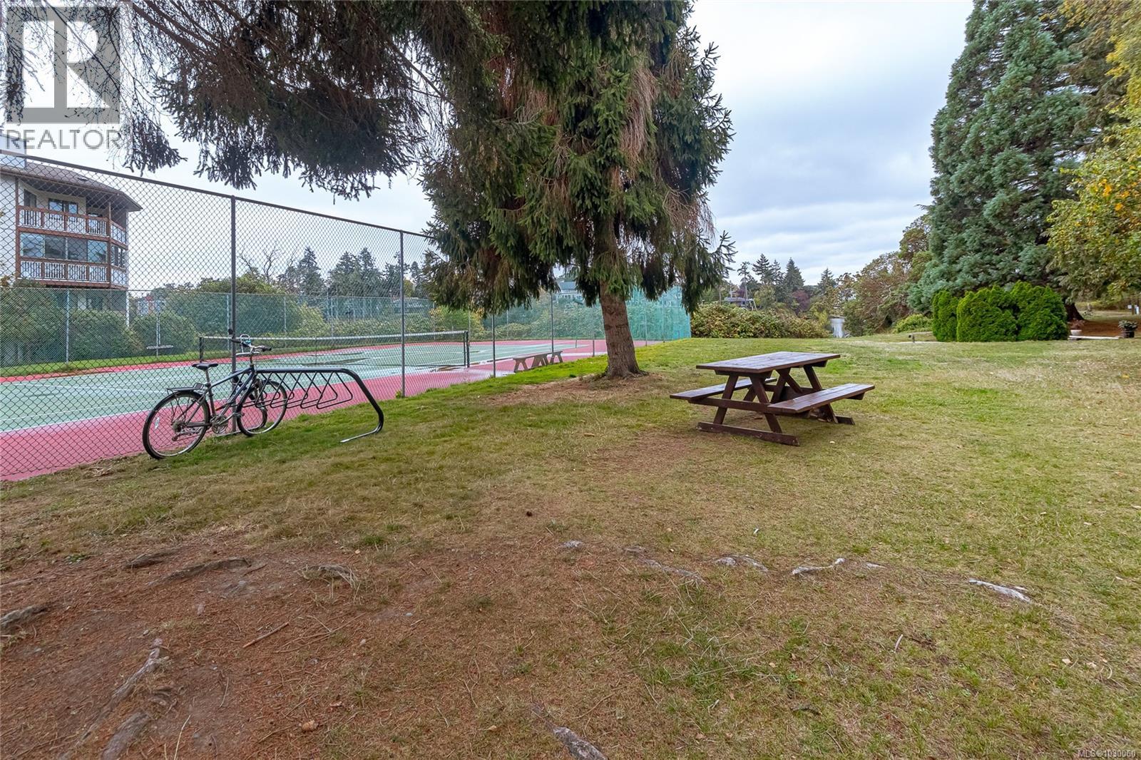 203 69 Gorge Road West, Saanich