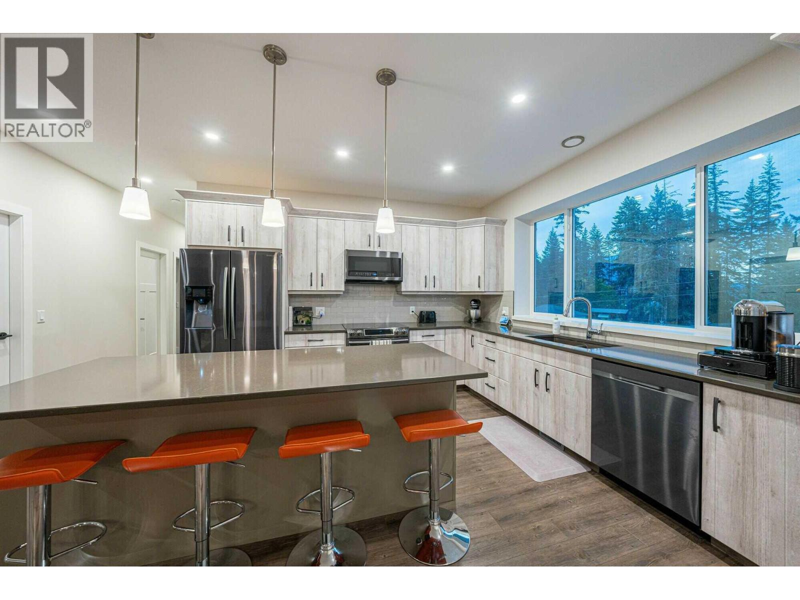 80 15 Avenue SE - 2
