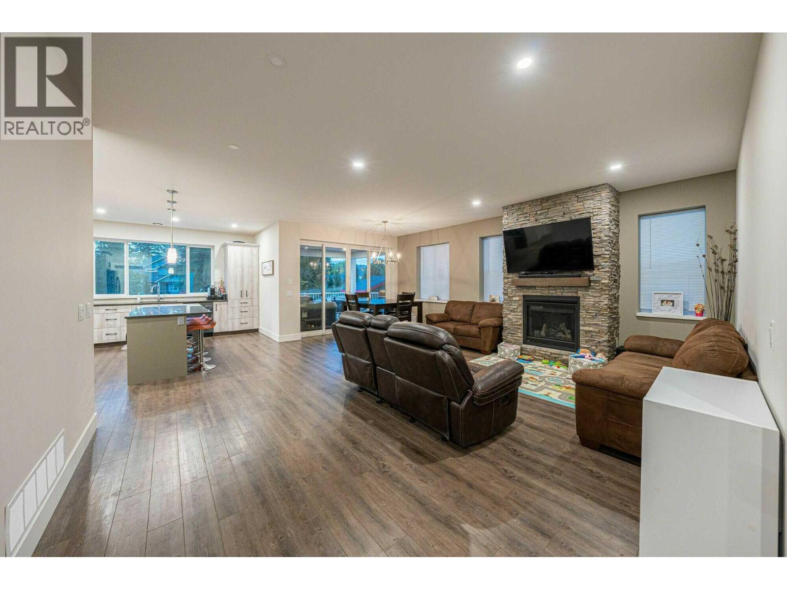  80 15 Avenue Southeast, Salmon Arm