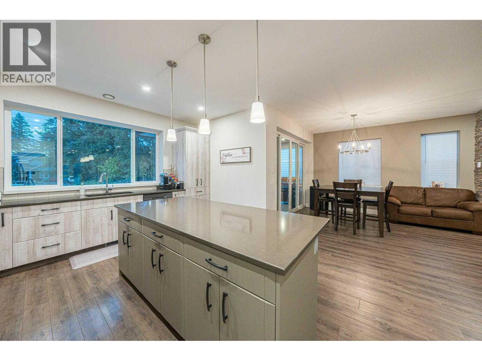 80 15 Avenue SE - 4