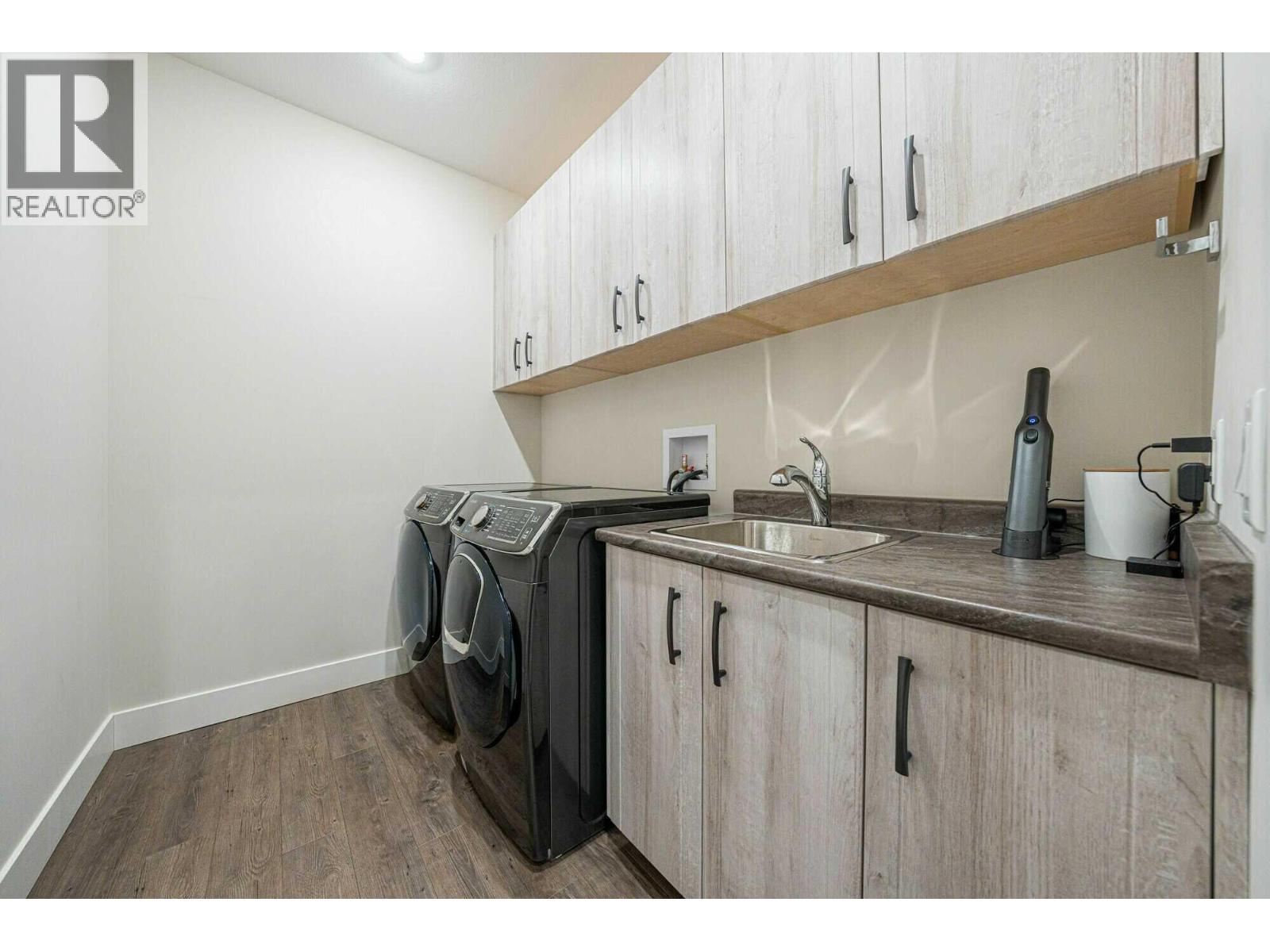  80 15 Avenue Southeast, Salmon Arm