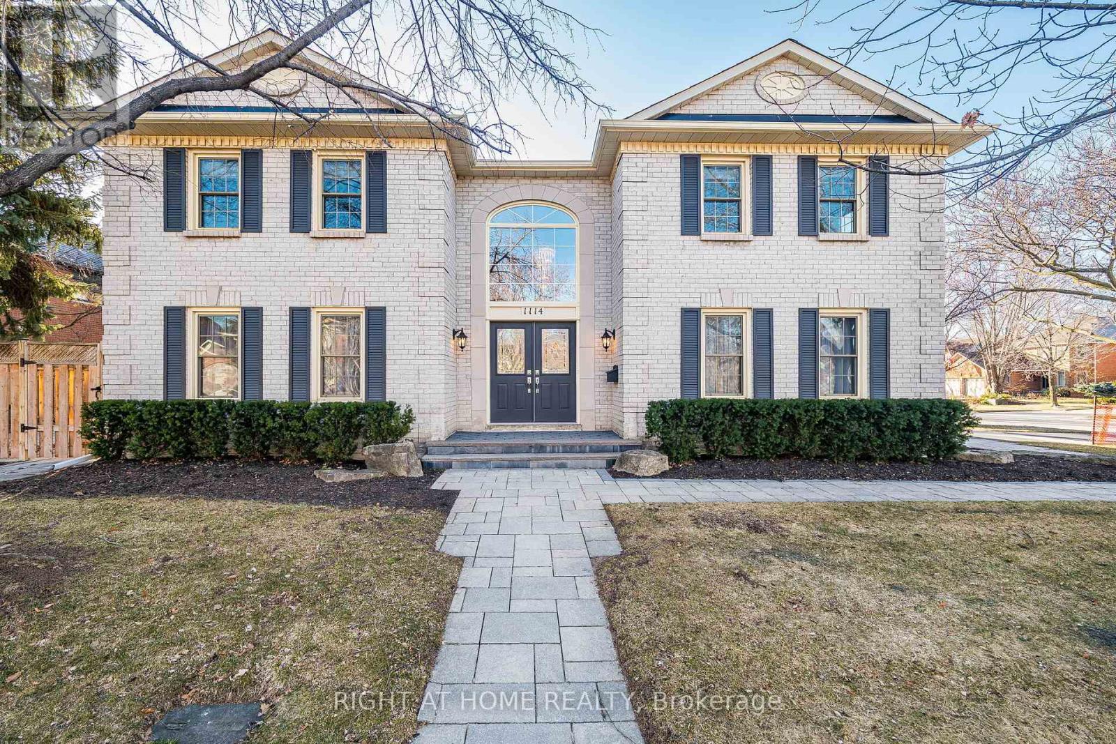 1114 BALLANTRY ROAD,Oakville (WC Wedgewood Creek),,