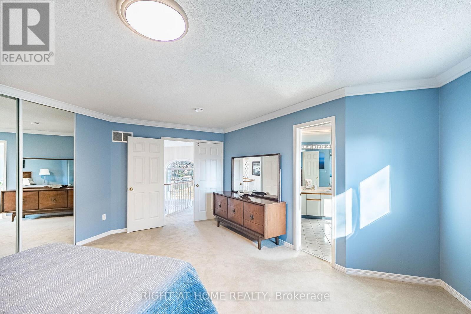 1114 BALLANTRY ROAD,Oakville (WC Wedgewood Creek),,