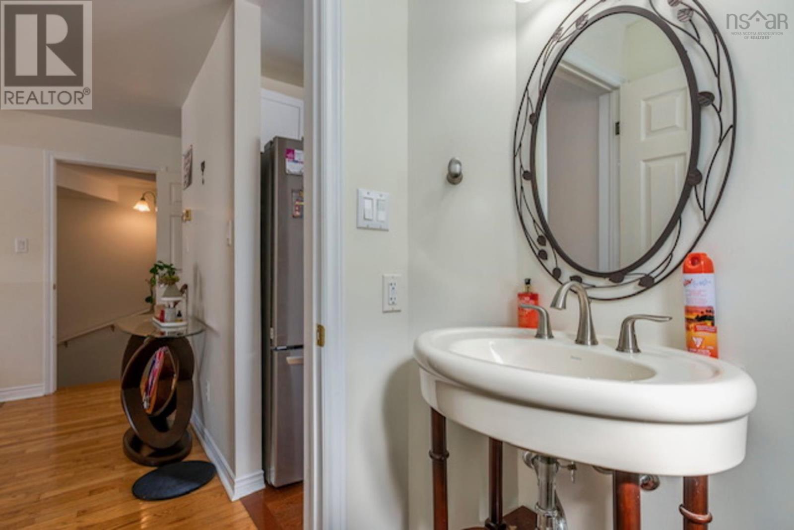 Property 18 of 50 of 68 Royal Masts Way