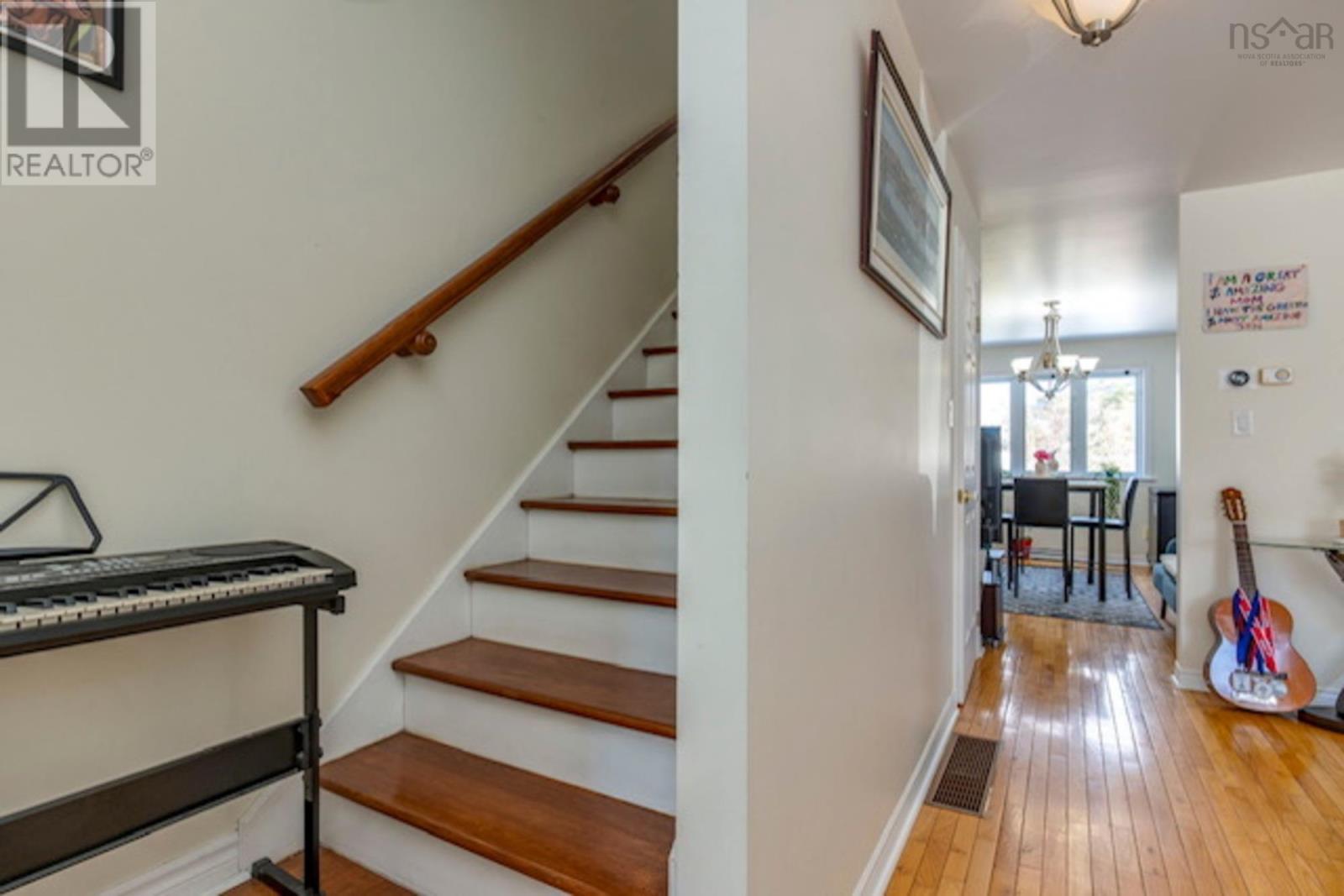 Property 4 of 50 of 68 Royal Masts Way