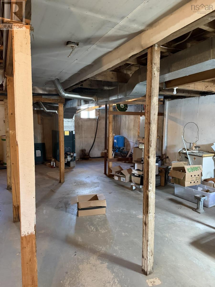 Property 18 of 23 of 1399 Woodville Road