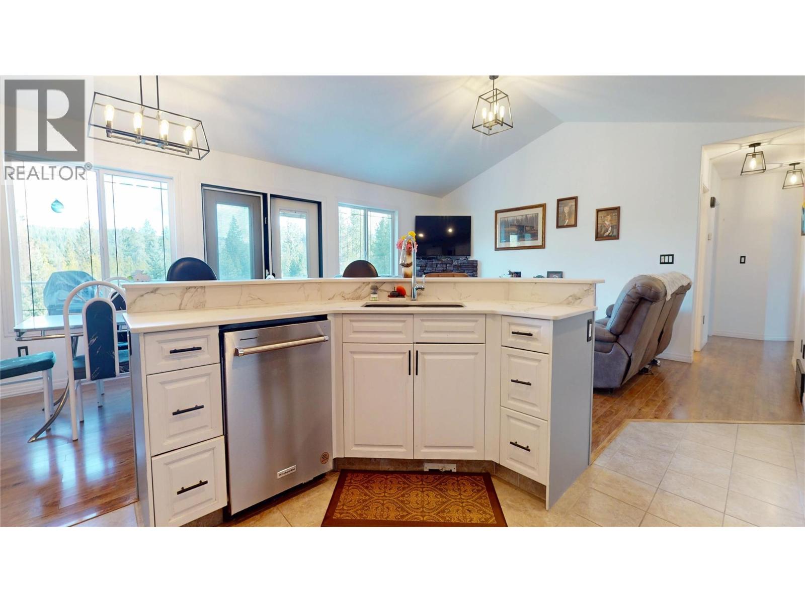 2926 Westview Road, Cranbrook