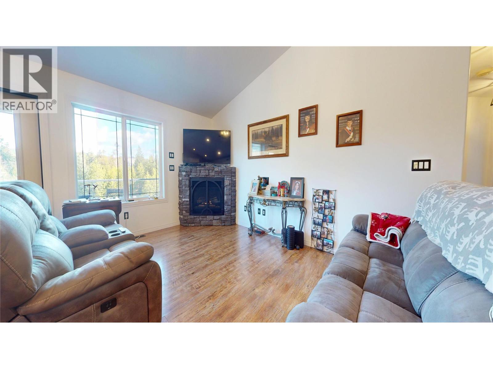 2926 Westview Road, Cranbrook