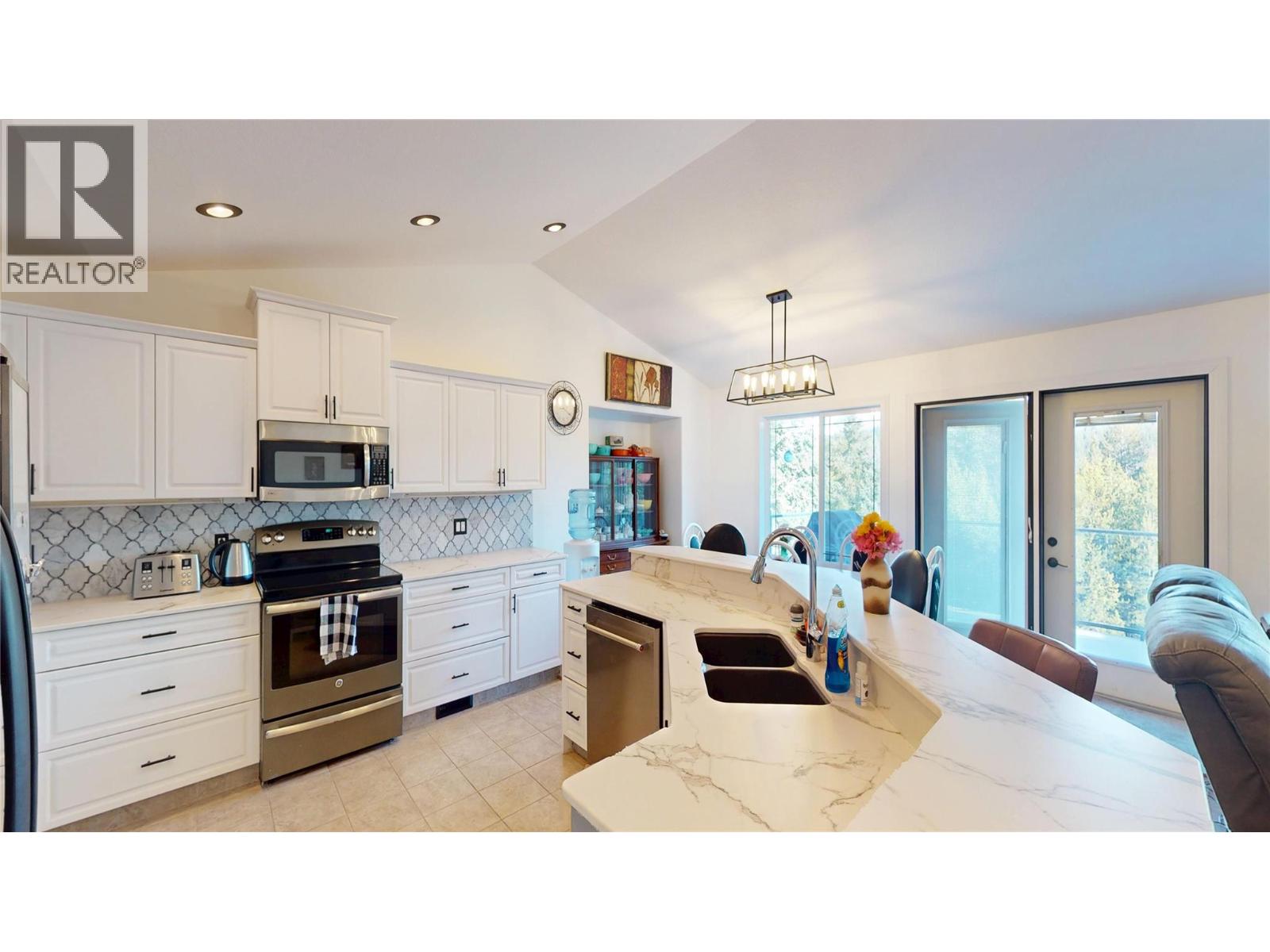 2926 Westview Road, Cranbrook