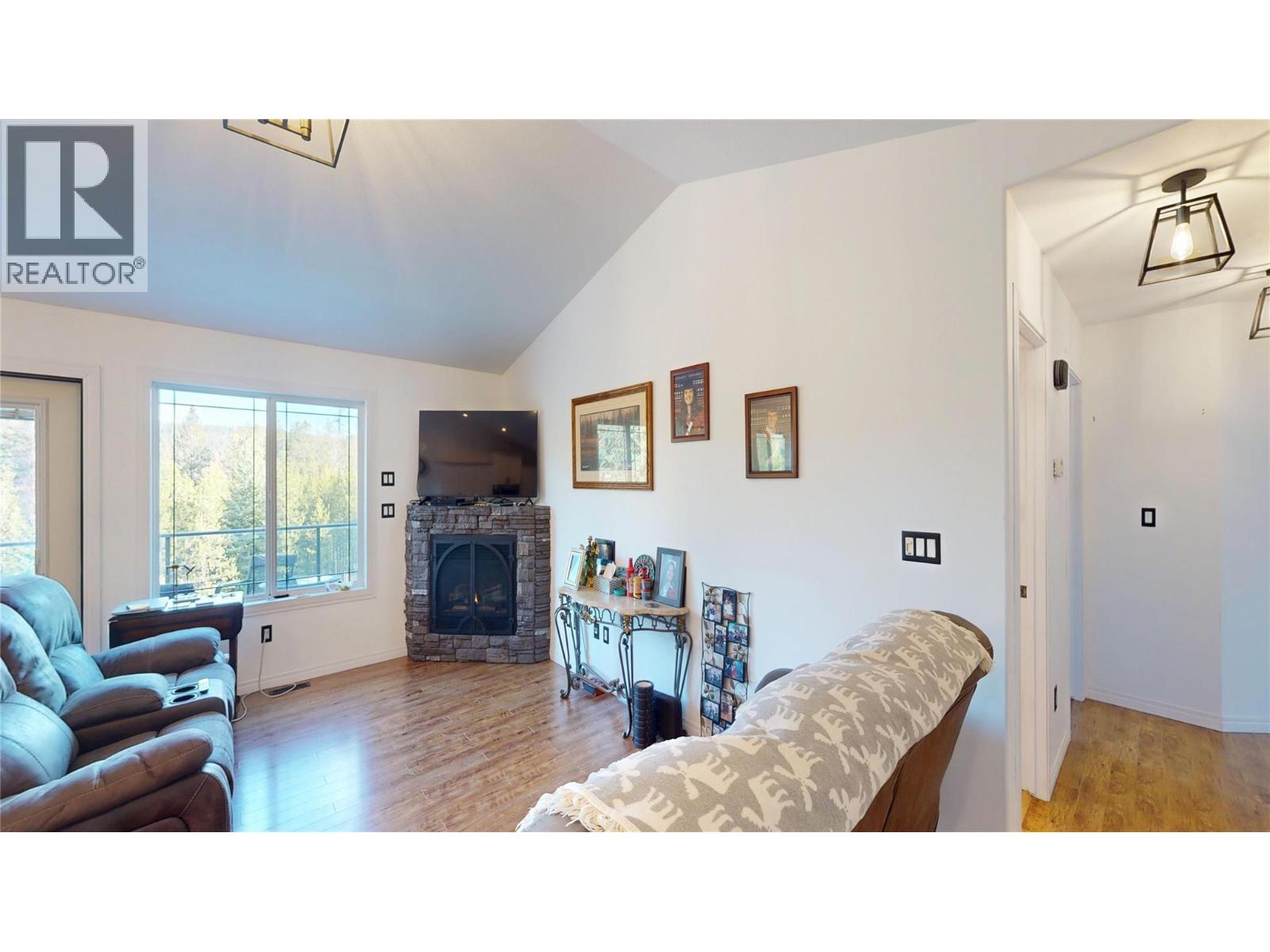 2926 Westview Road, Cranbrook