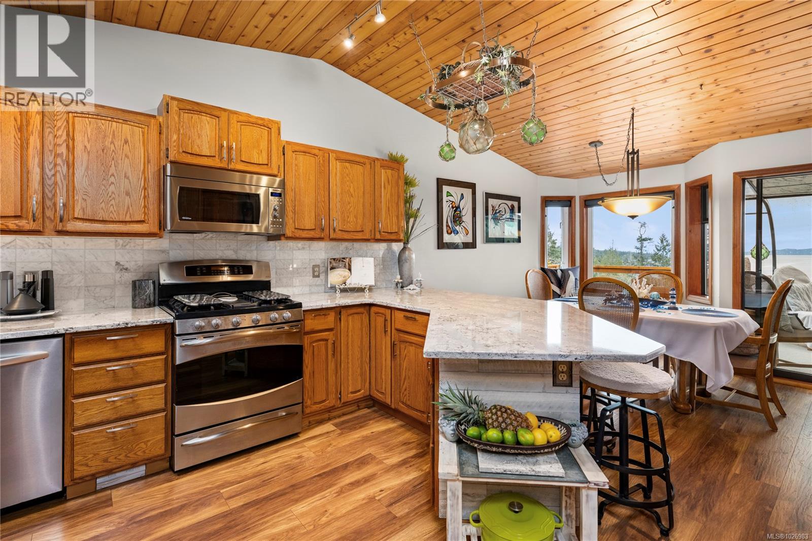 3141 SWALLOW CRES - 33