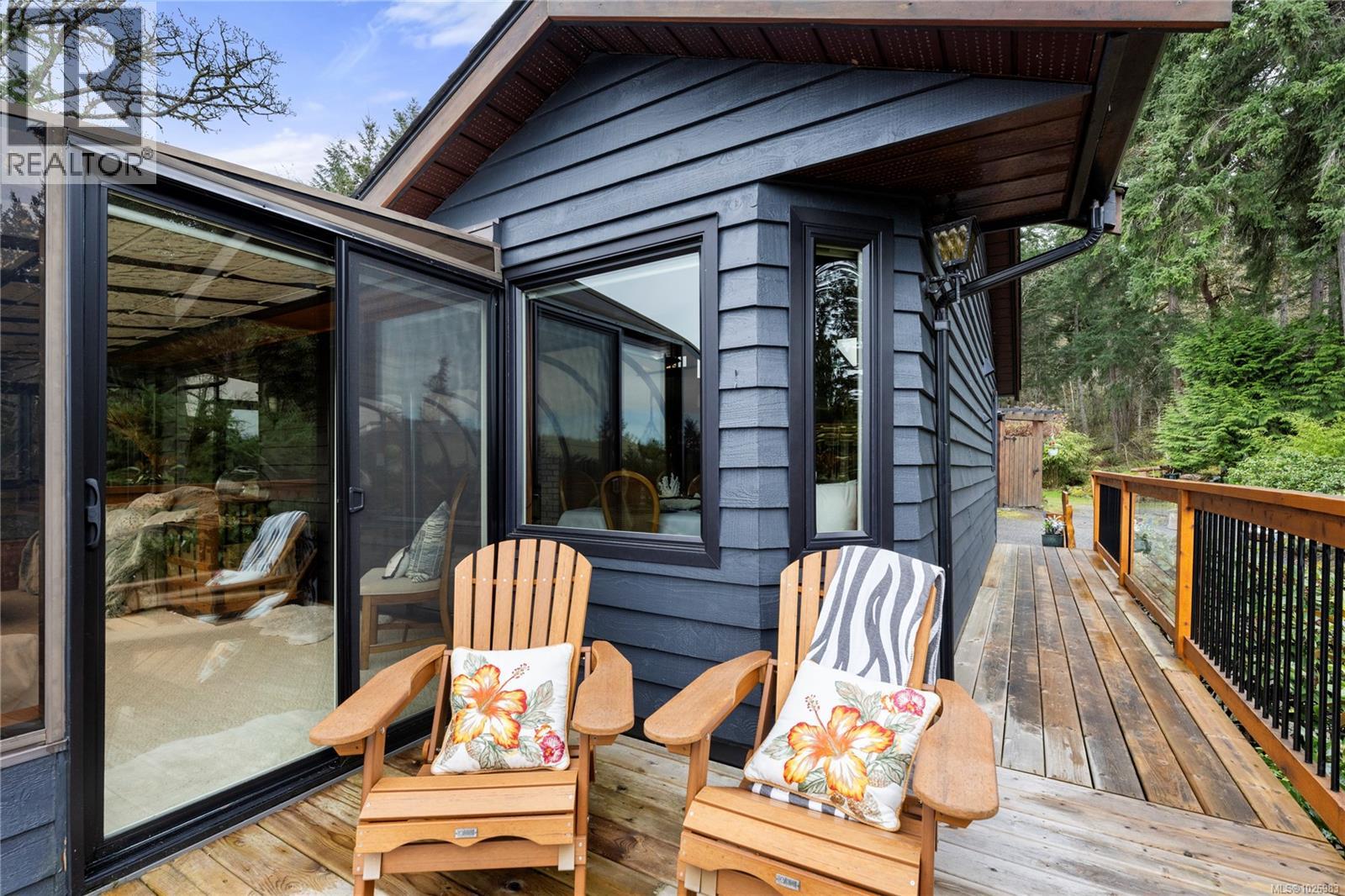 3141 SWALLOW CRES - 40