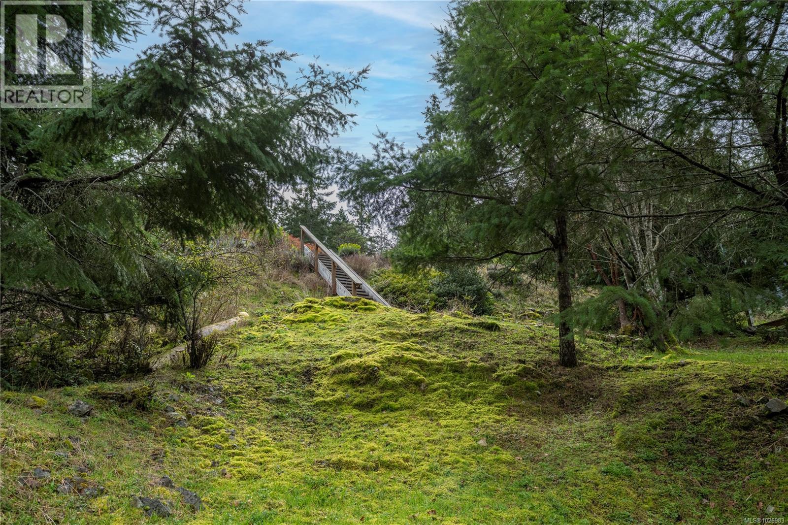 3141 SWALLOW CRES - 65