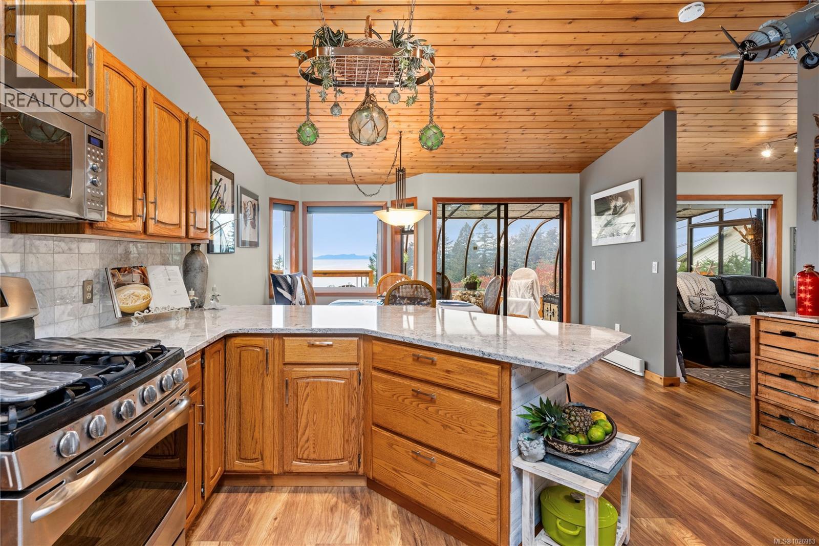 3141 SWALLOW CRES - 7