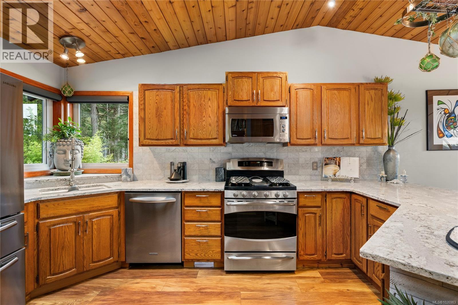 3141 SWALLOW CRES - 8