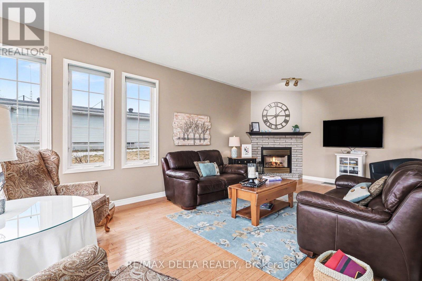 10532 MAIN STREET — photo 21