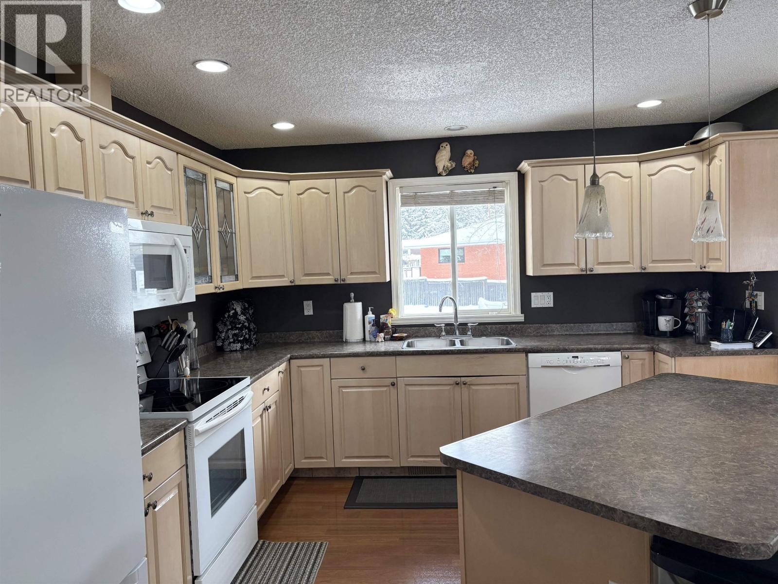 4056 STEVENS DRIVE - 6