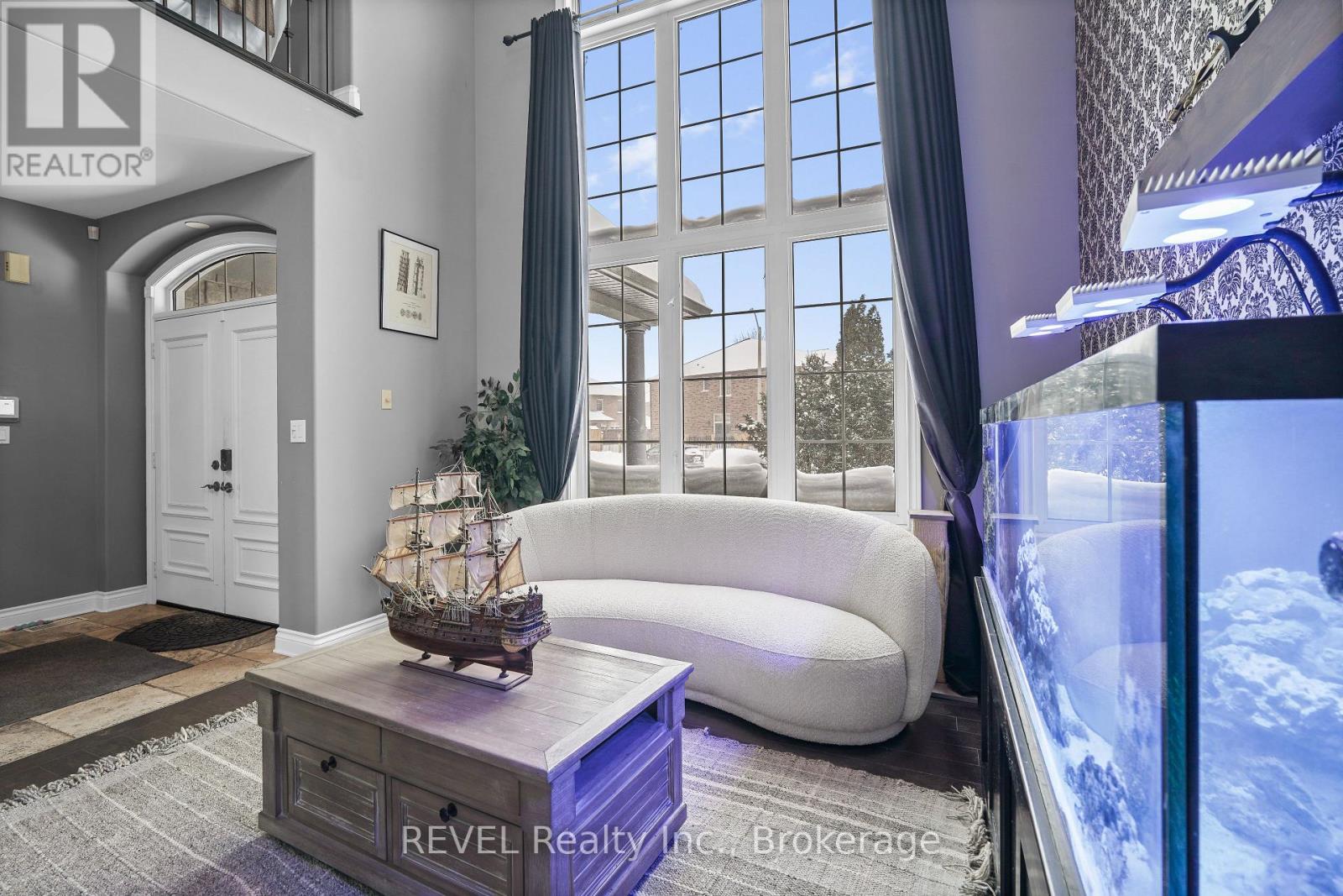 6600 RICHARD CRESCENT - 7