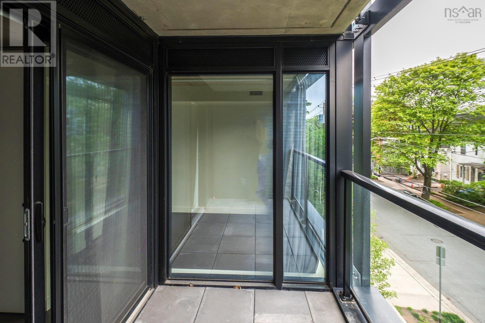 Property 39 of 47 of 312 1048 Wellington Street