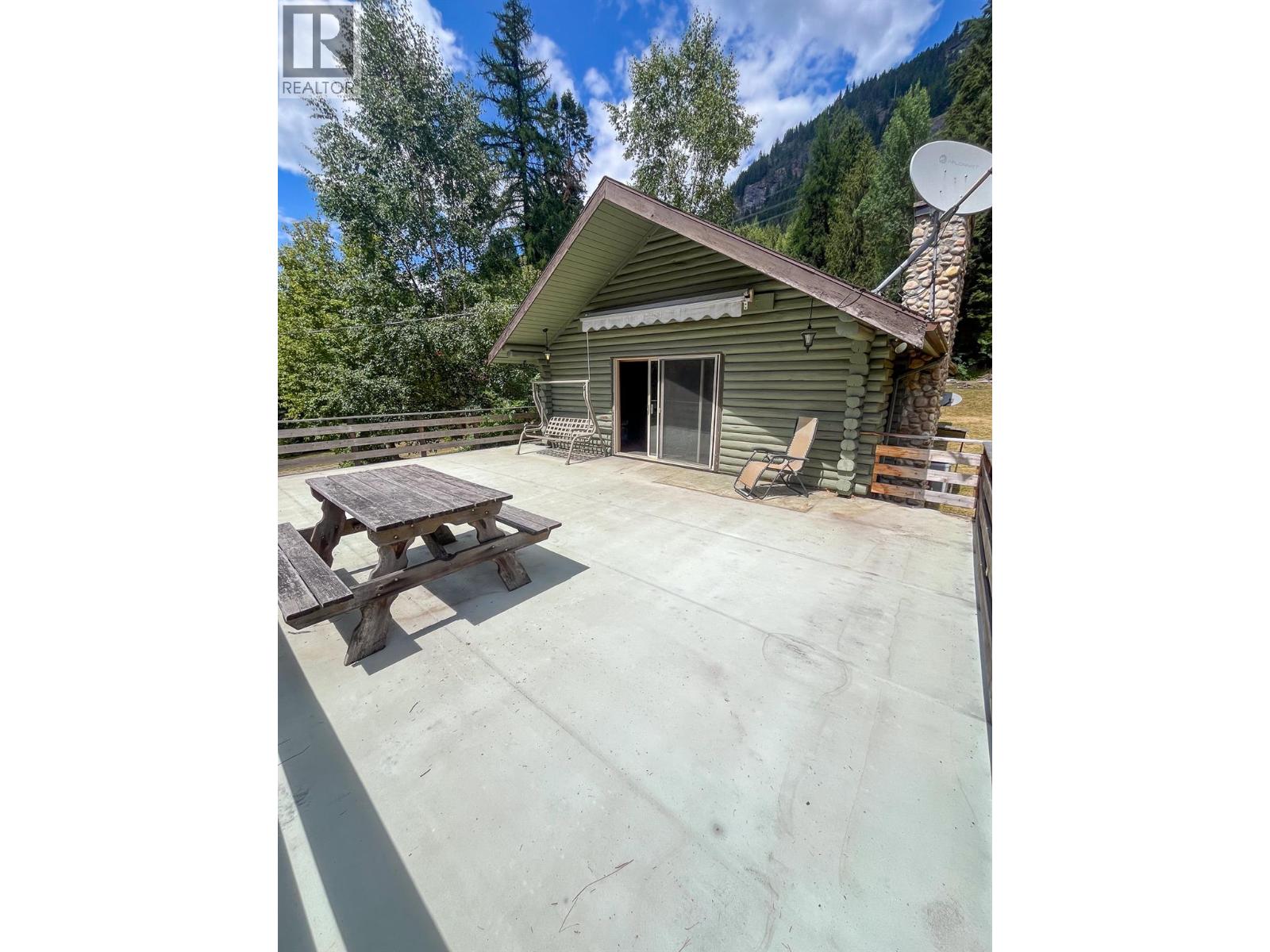 3026 Upper Slocan Park Road, Slocan Park