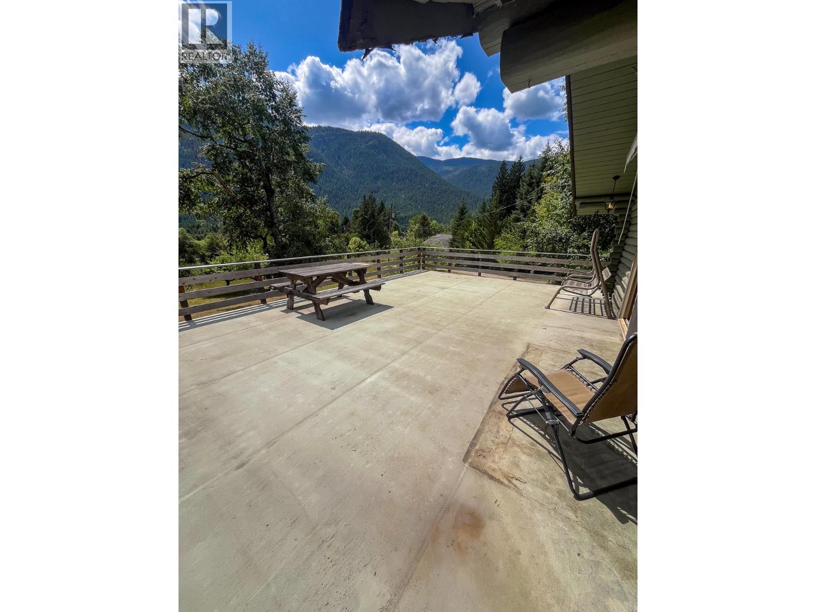 3026 Upper Slocan Park Road, Slocan Park