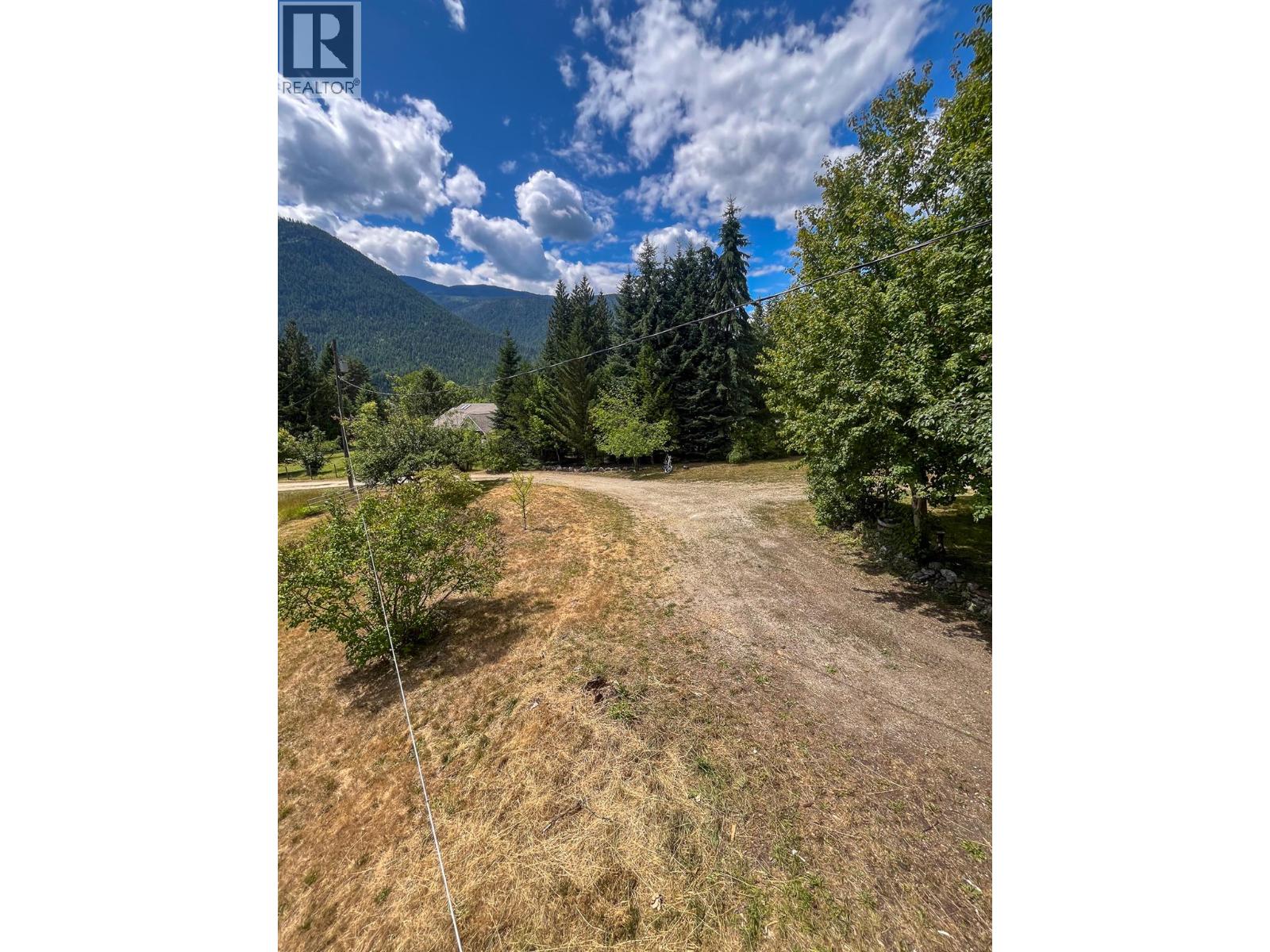 3026 Upper Slocan Park Road, Slocan Park