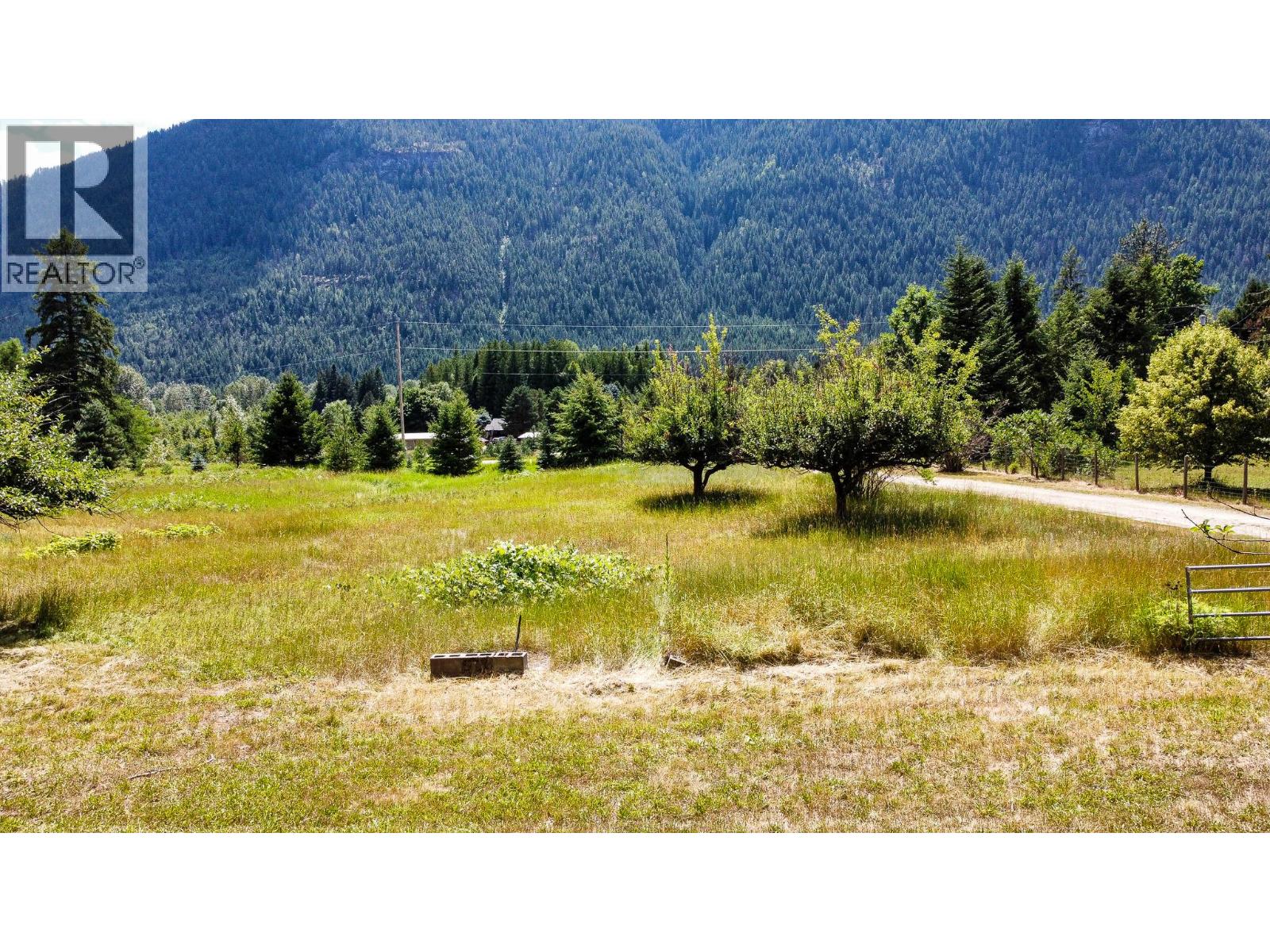 3026 Upper Slocan Park Road, Slocan Park