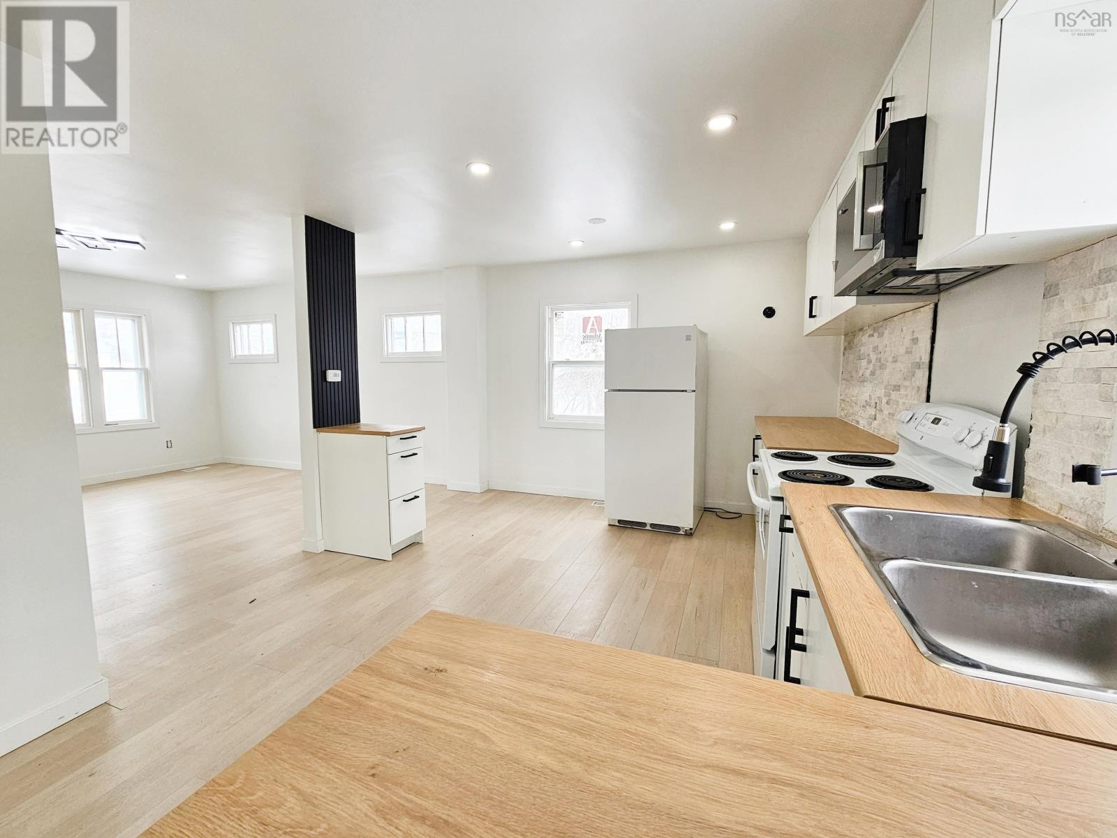 Property 5 of 17 of 394 Pictou Road