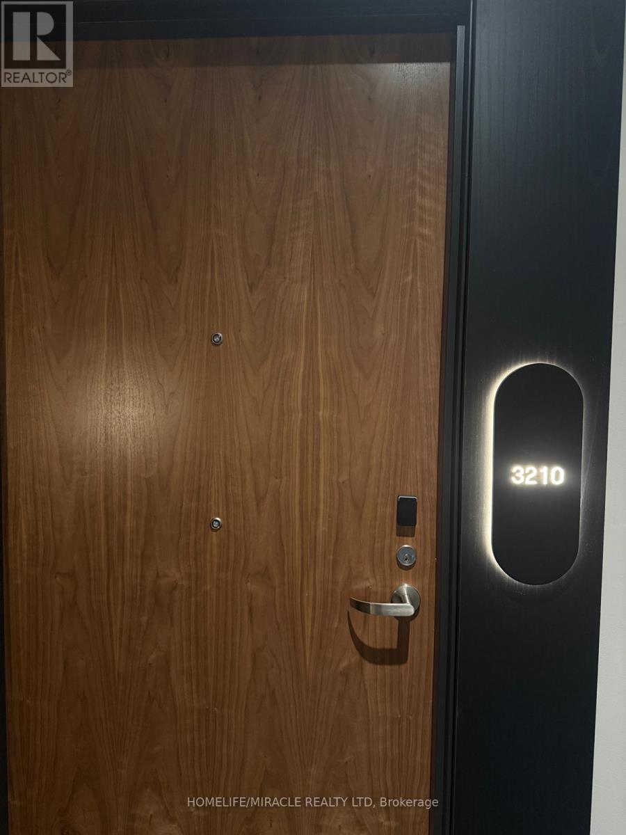 3210 - 25 WELLINGTON STREET S