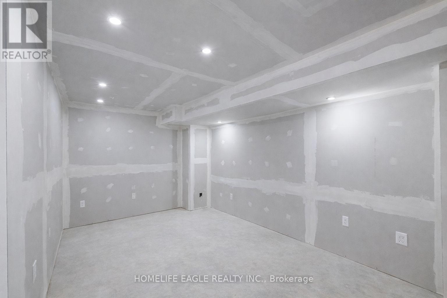 161 CLARK STREET - 17