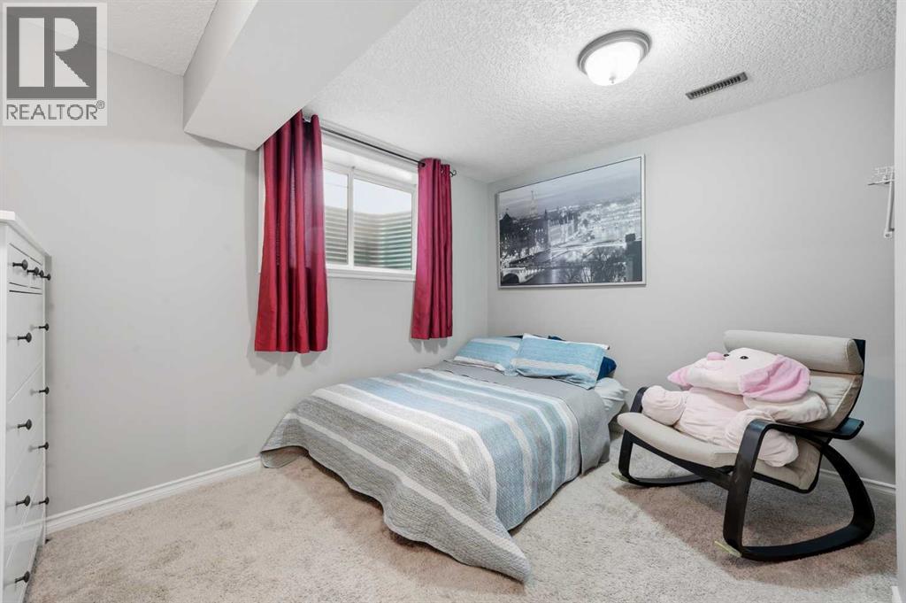 Single Family House for Sale in  Evanspark Road NW Evanston Calgary 