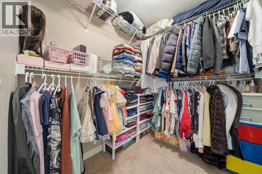 Single Family House for Sale in  Evanspark Road NW Evanston Calgary 