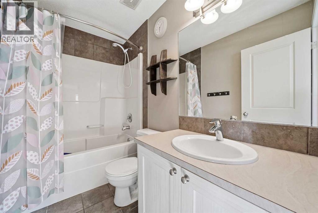 Single Family House for Sale in  Evanspark Road NW Evanston Calgary 