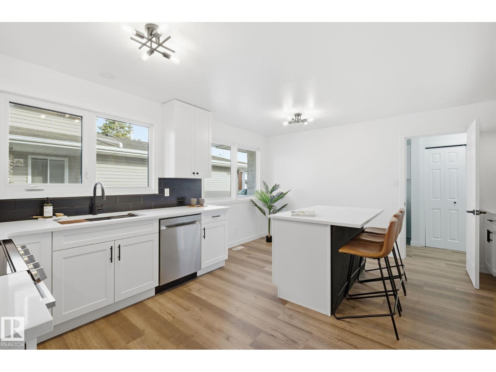 2722 104A ST NW - 10