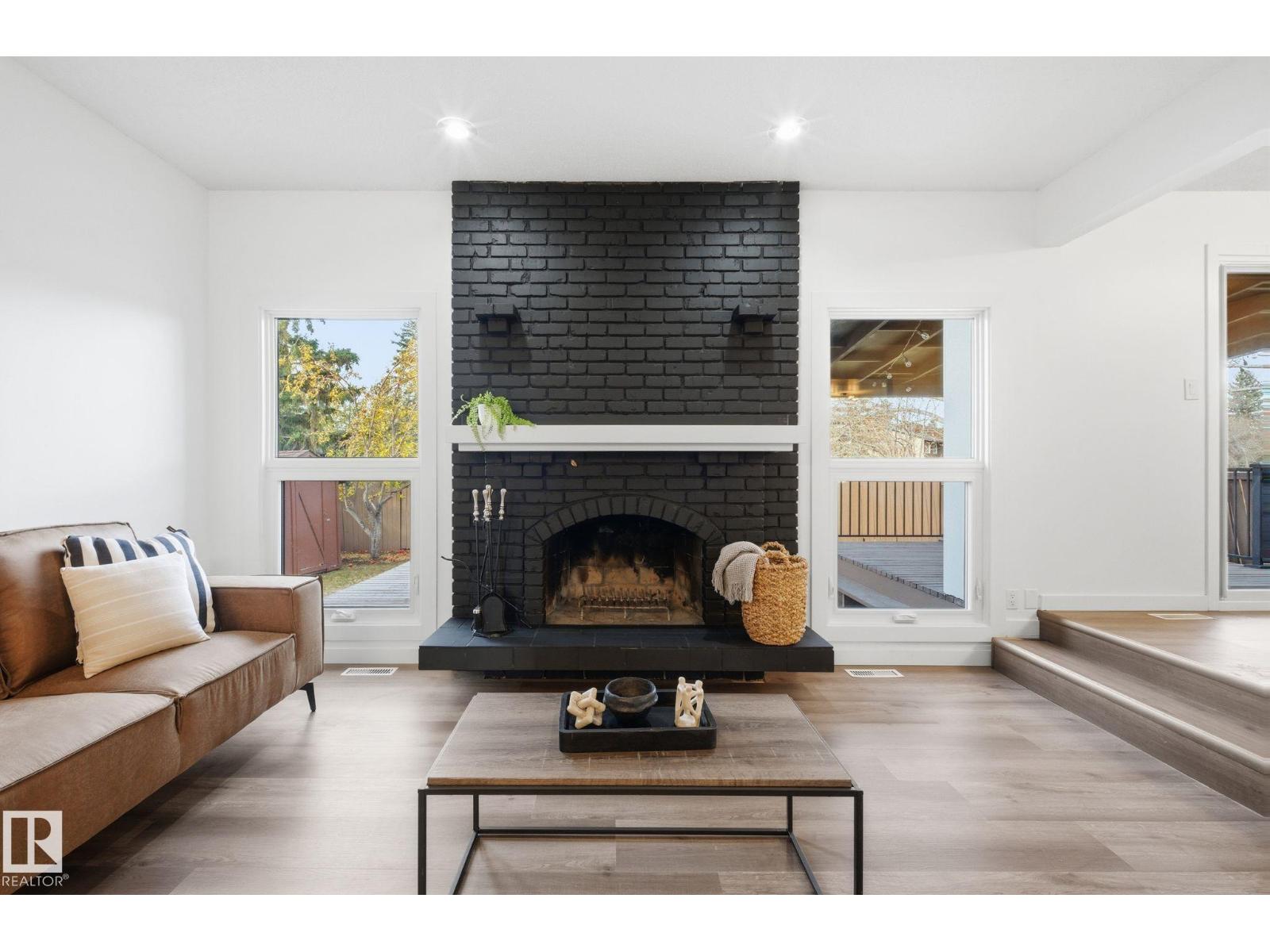 2722 104A ST NW - 4