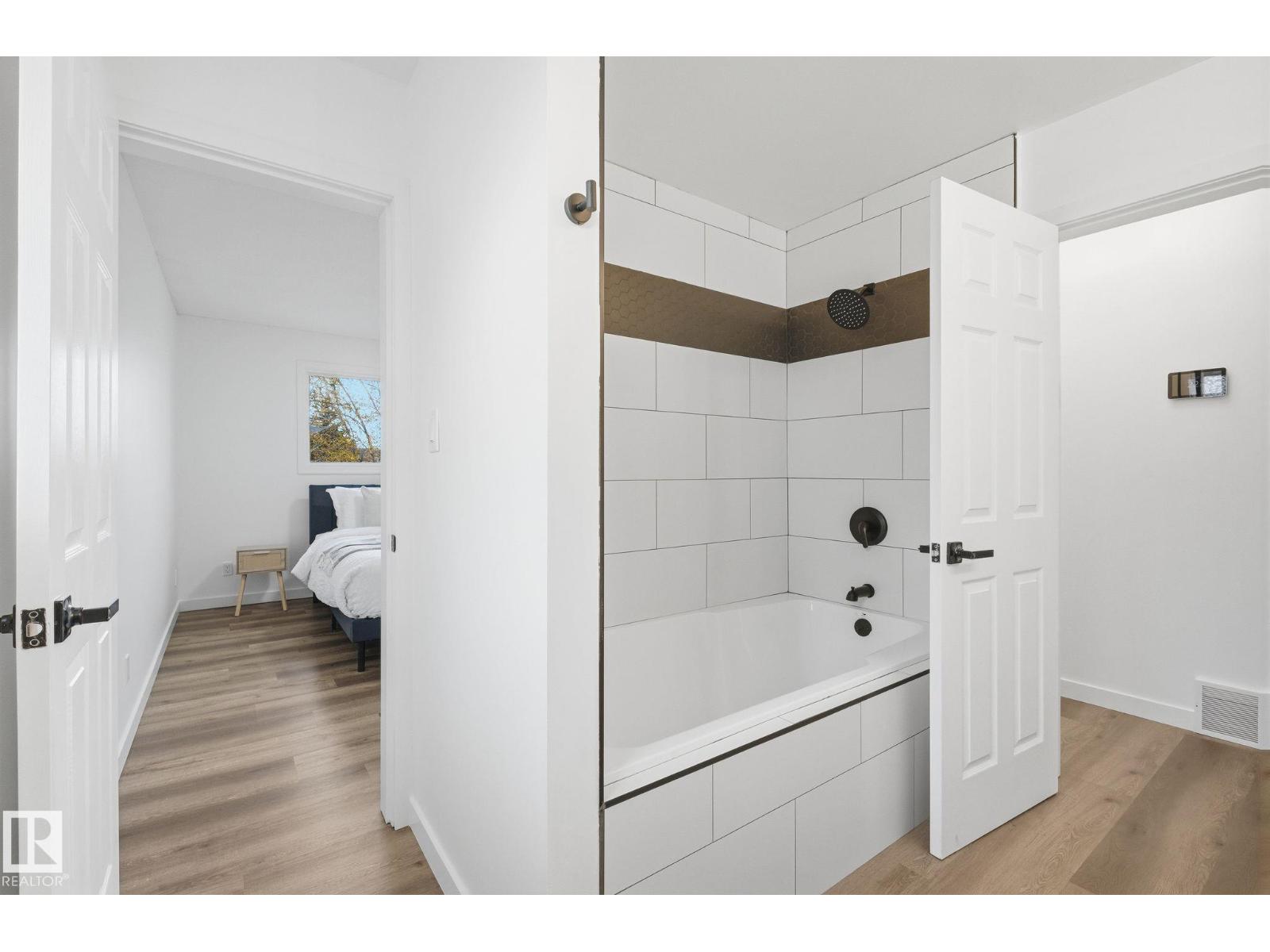 2722 104A ST NW - 23