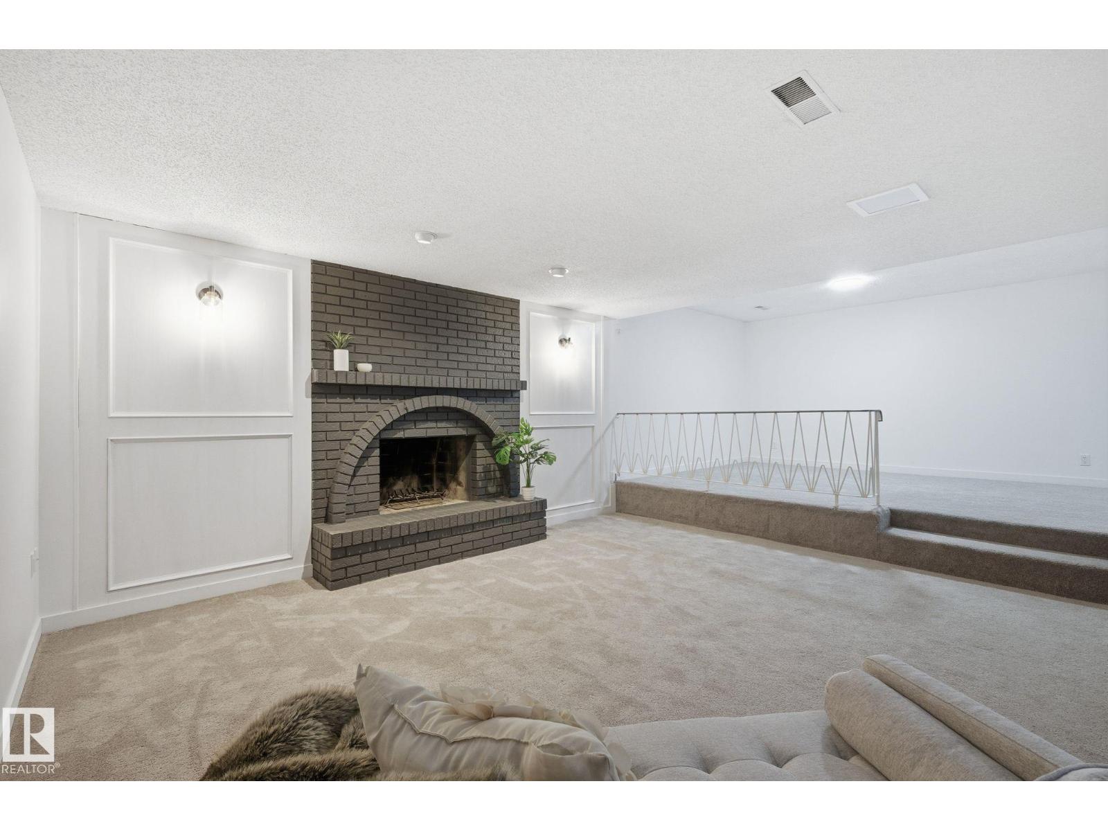 2722 104A ST NW - 33