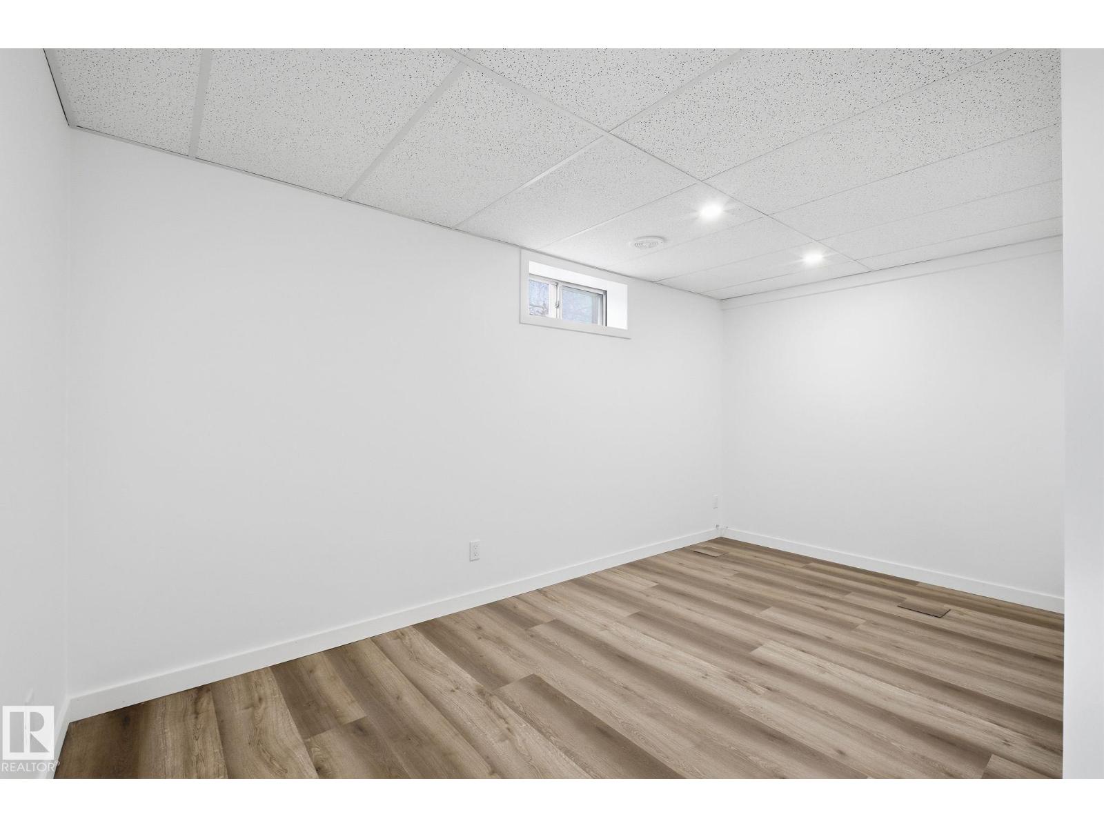 2722 104A ST NW - 40