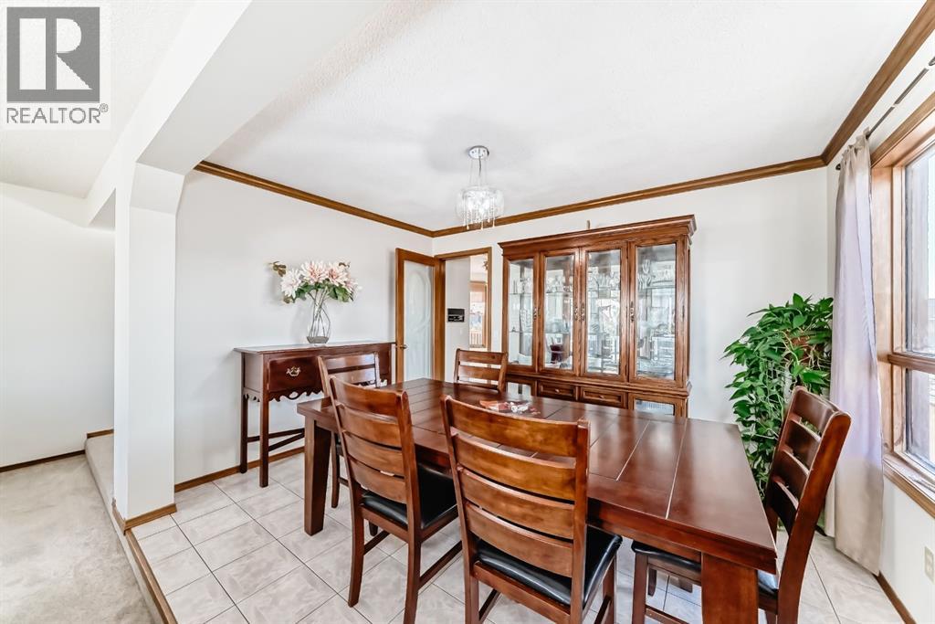 Single Family House for Sale in  Edgeview Road NW Edgemont Calgary 