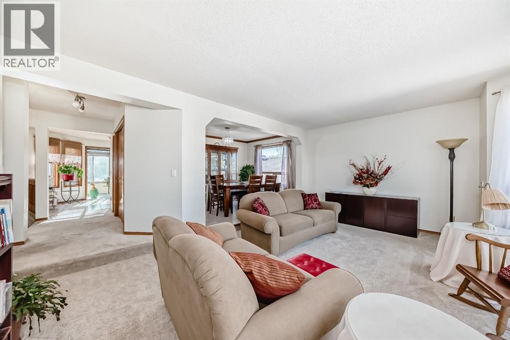 Single Family House for Sale in  Edgeview Road NW Edgemont Calgary 