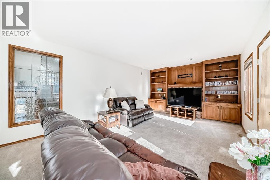 Single Family House for Sale in  Edgeview Road NW Edgemont Calgary 