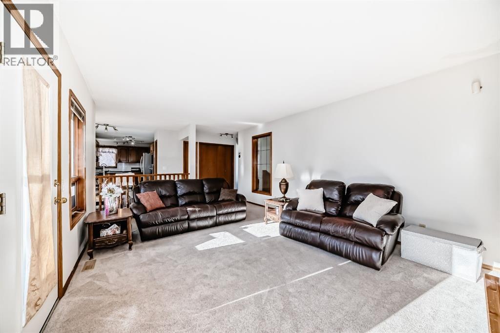 Single Family House for Sale in  Edgeview Road NW Edgemont Calgary 