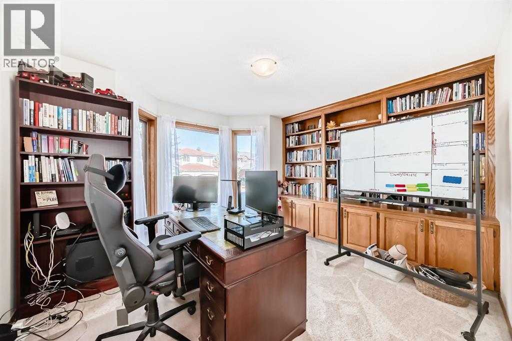 Single Family House for Sale in  Edgeview Road NW Edgemont Calgary 