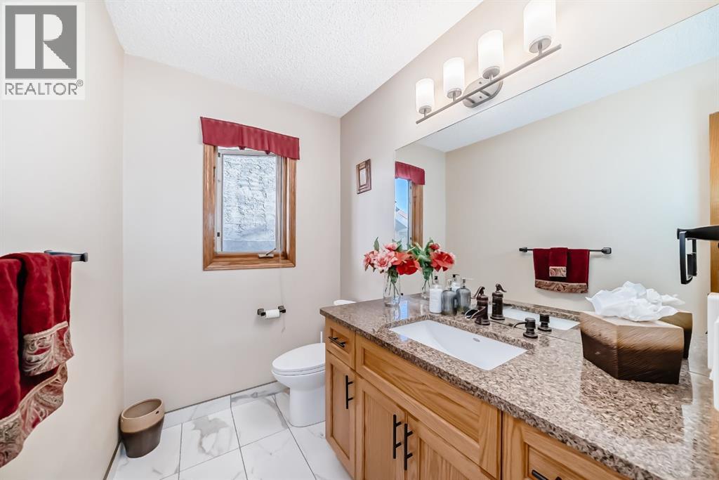 Single Family House for Sale in  Edgeview Road NW Edgemont Calgary 