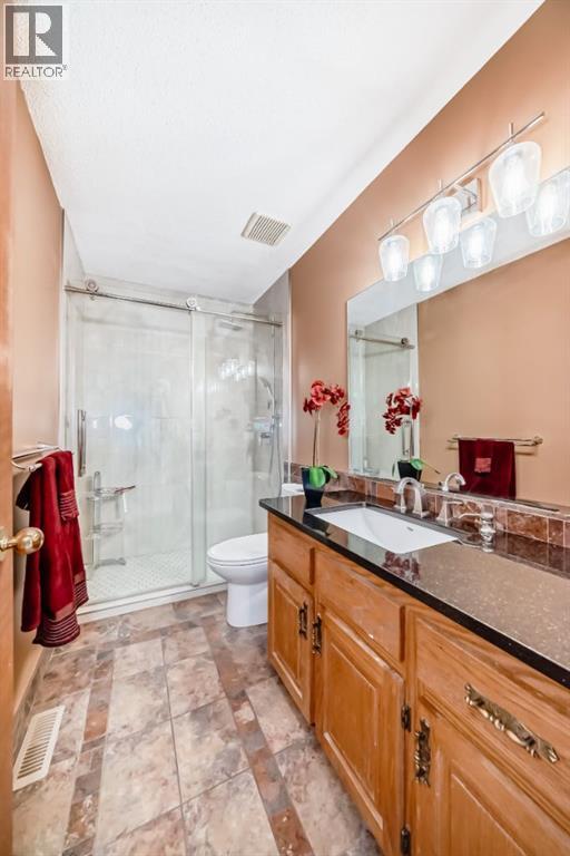 Single Family House for Sale in  Edgeview Road NW Edgemont Calgary 